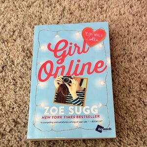 Girl Online by Zoe Sugg Paperback
